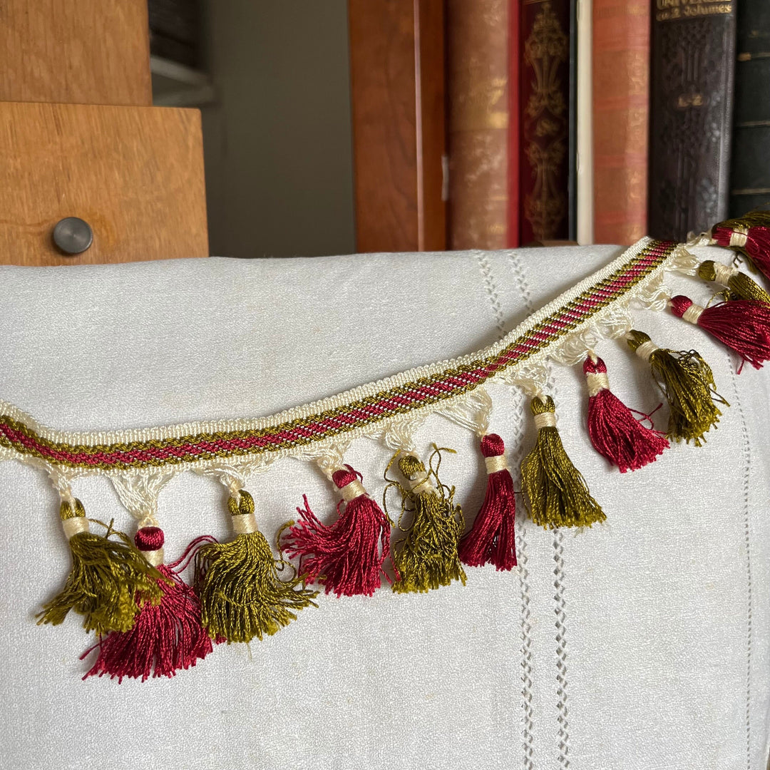 Galon passementerie vintage avec frange / pompon, français, vendu au metre, 70 mètres disponible en 3 coupons, costume, rideaux, rouge vert