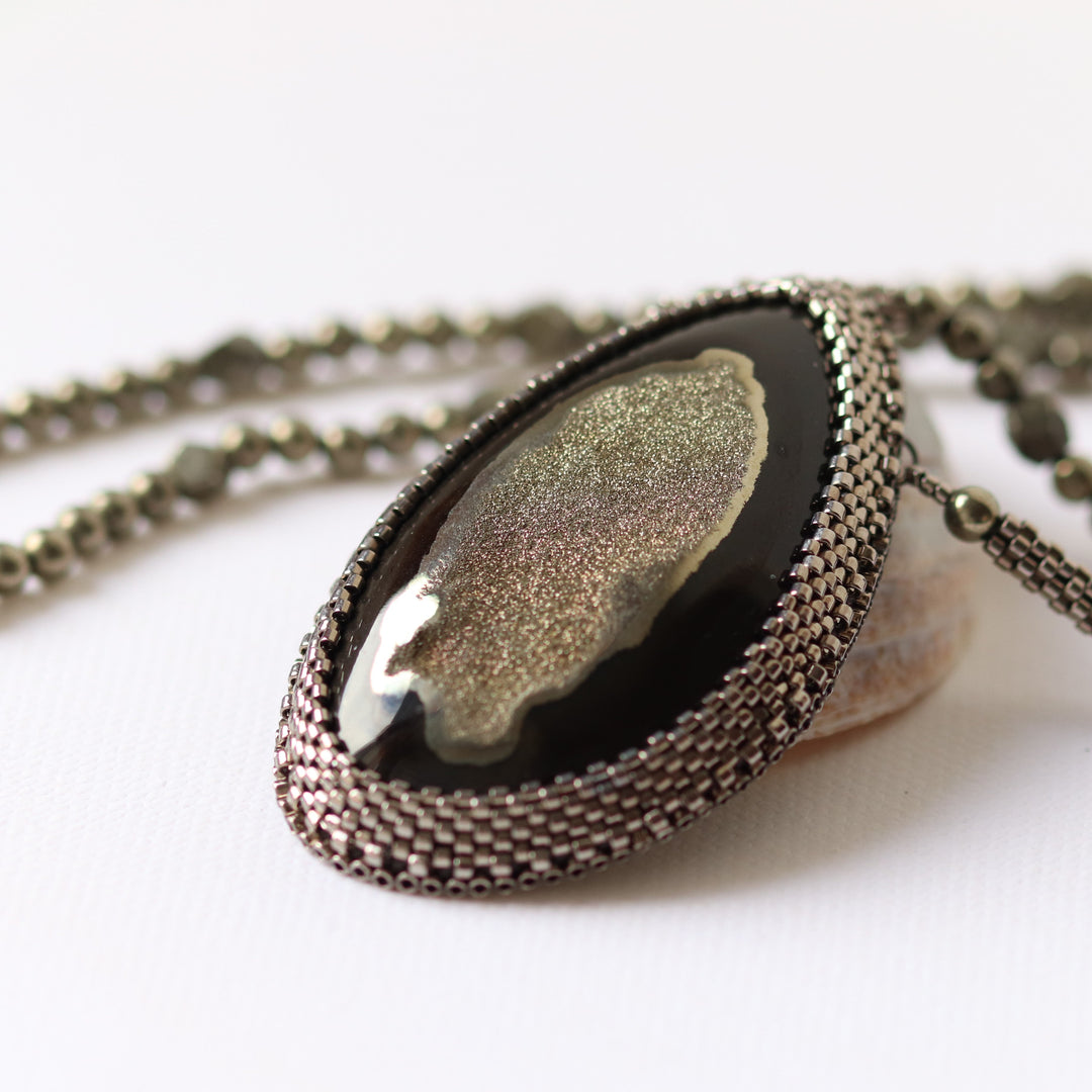 Collier avec ammonite pyritisée