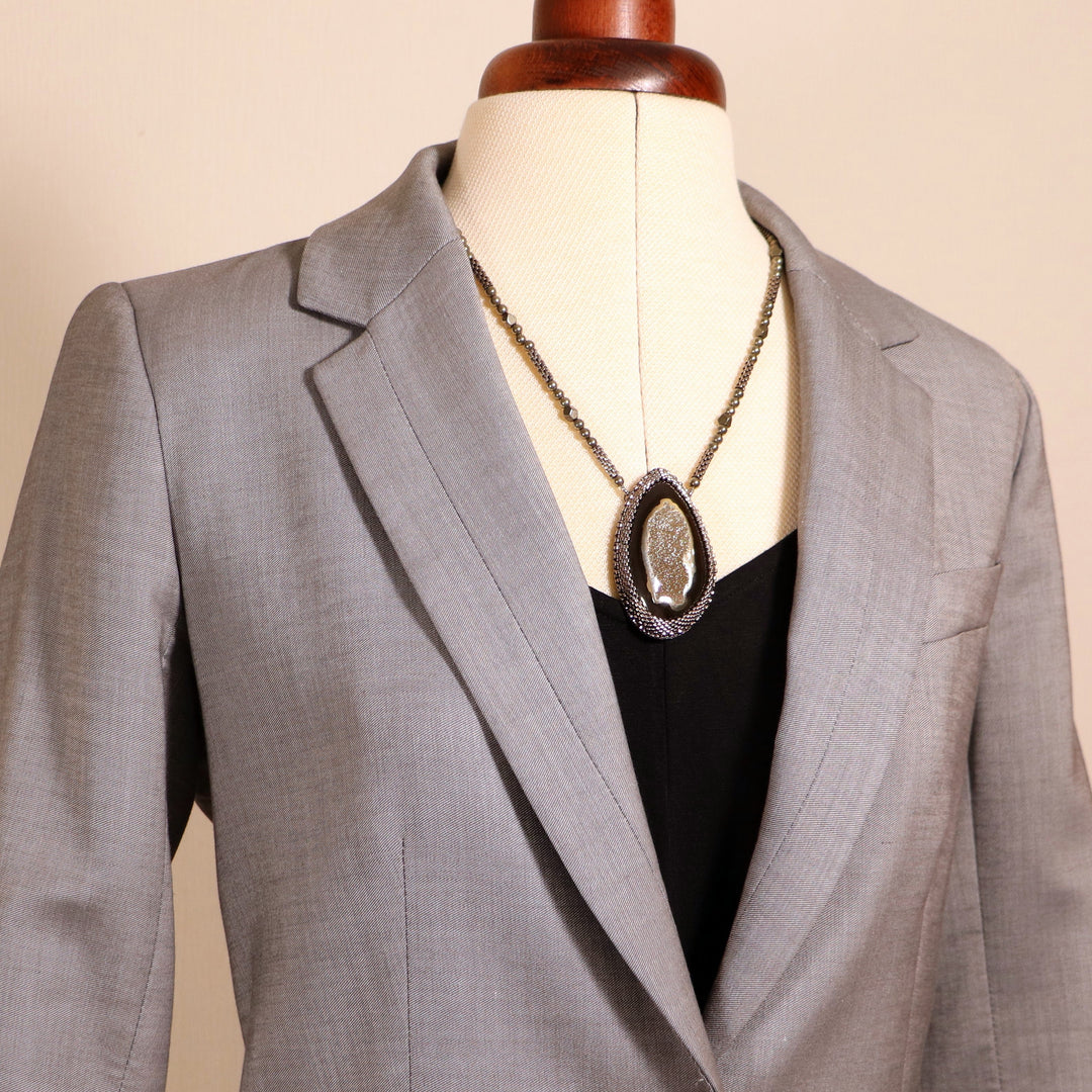 Collier avec ammonite pyritisée