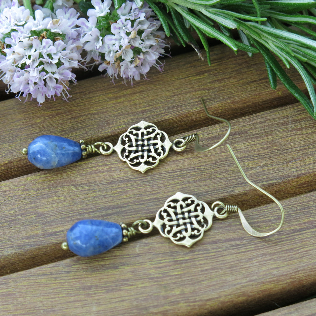 Bijoux en laiton, acier et zamak