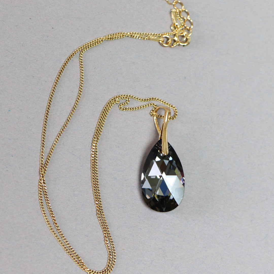 Pendentif (grande goutte) avec ou sans chaine, cristaux Swarovski, argent doré, collection LARME, gris argenté