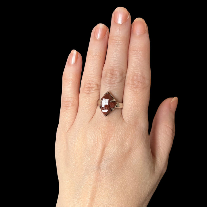 Silver ring with red quartz BS005