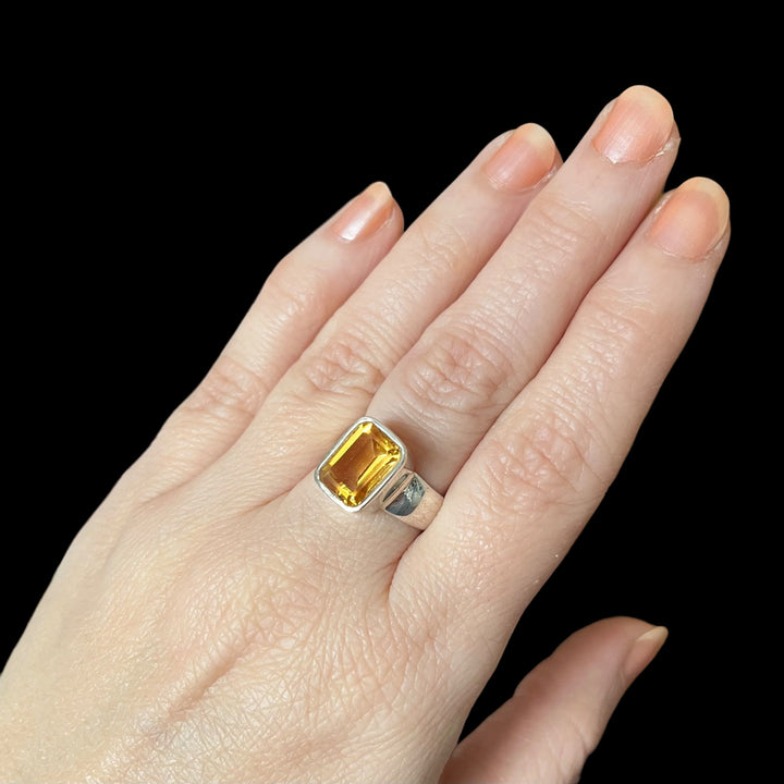 Silberner Citrinring – Größe 53 – BS106