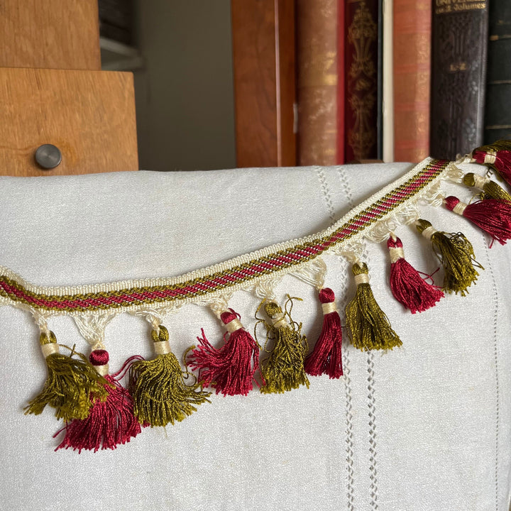 Vintage-Borte aus Frankreich mit Fransen/Pompons, Meterware, 70 Meter in 3 Teilen erhältlich, geeignet für Anzüge, Vorhänge, rot und grün