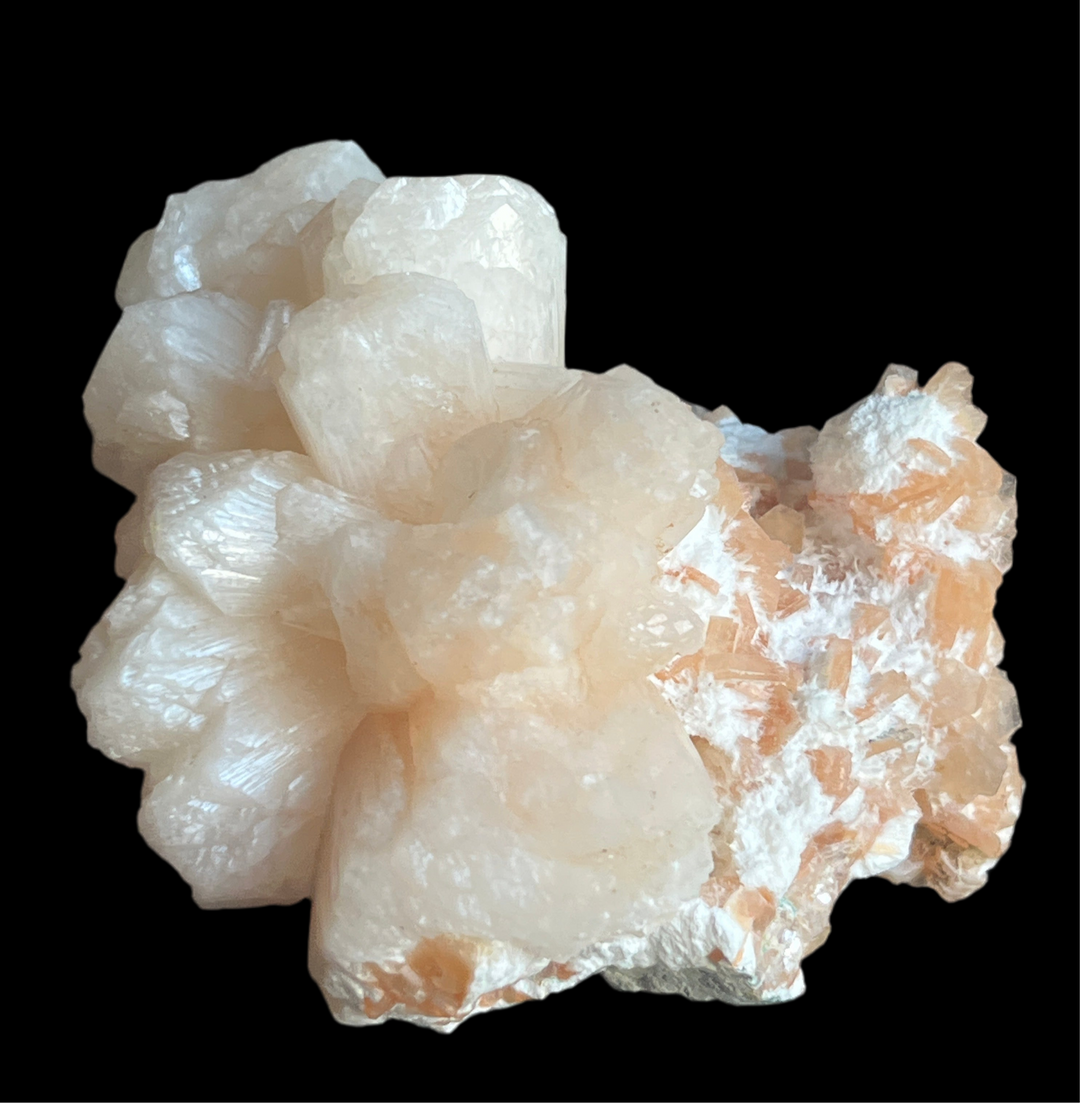 Stellerit, Heulandit auf Mordenit Indien M18W15