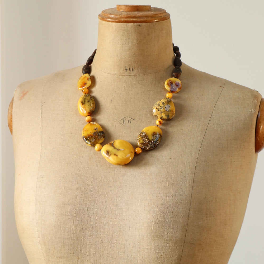 Collier en ambre de Baltique, à noeuds, mi-long 60 cm