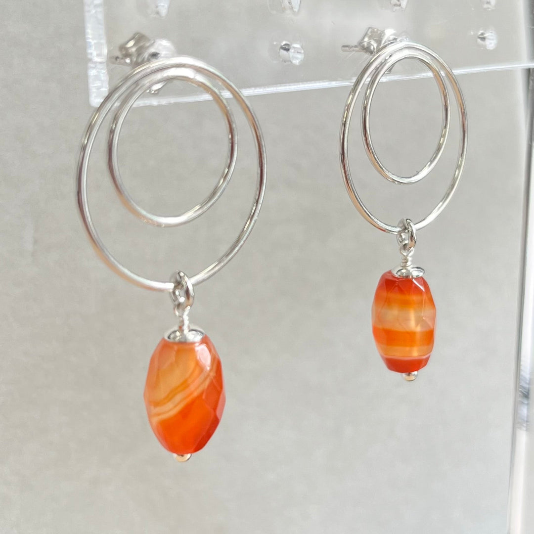 Ohrringe mit Karneol, aus Silber