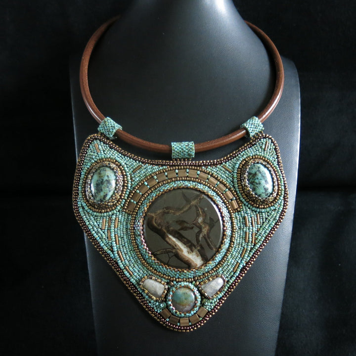 Embroidered bib necklace with SEPTARIA