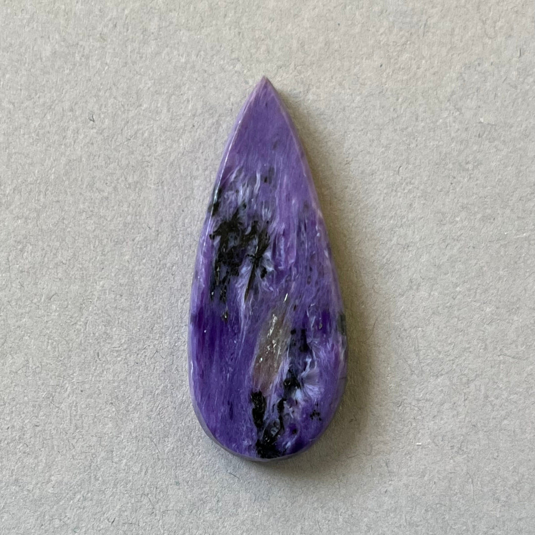 Charoit, CHR085, Cabochon-Schliff, 39 x 16 x 6 mm