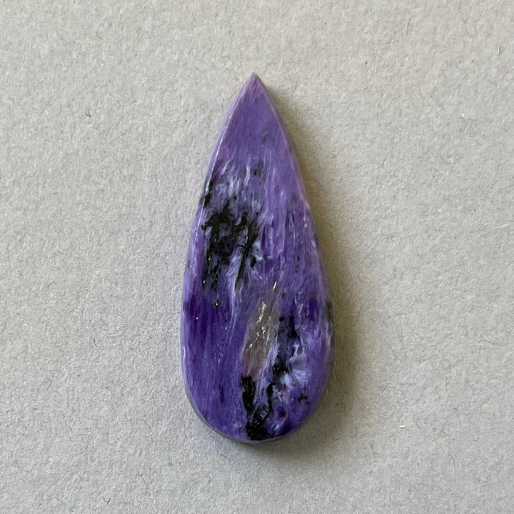 Charoit, CHR085, Cabochon-Schliff, 39 x 16 x 6 mm