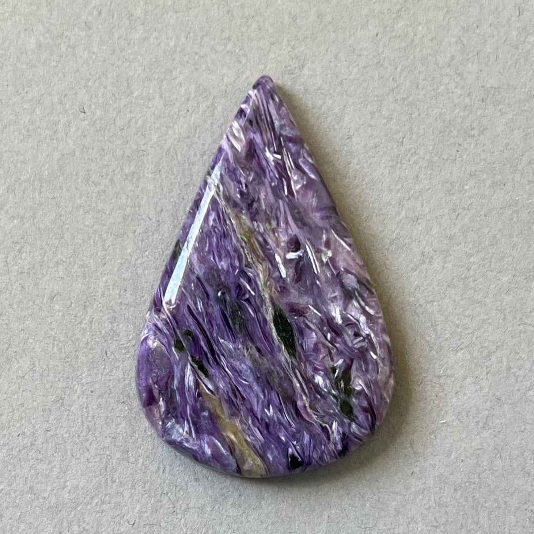 Charoit, CHR083, Cabochonschliff, 40x36x6 mm
