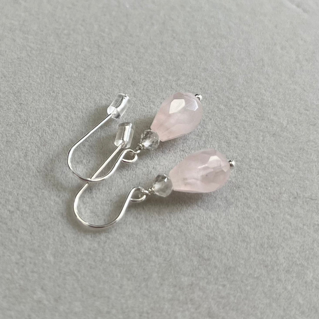 Earrings with rose quartz, in silver