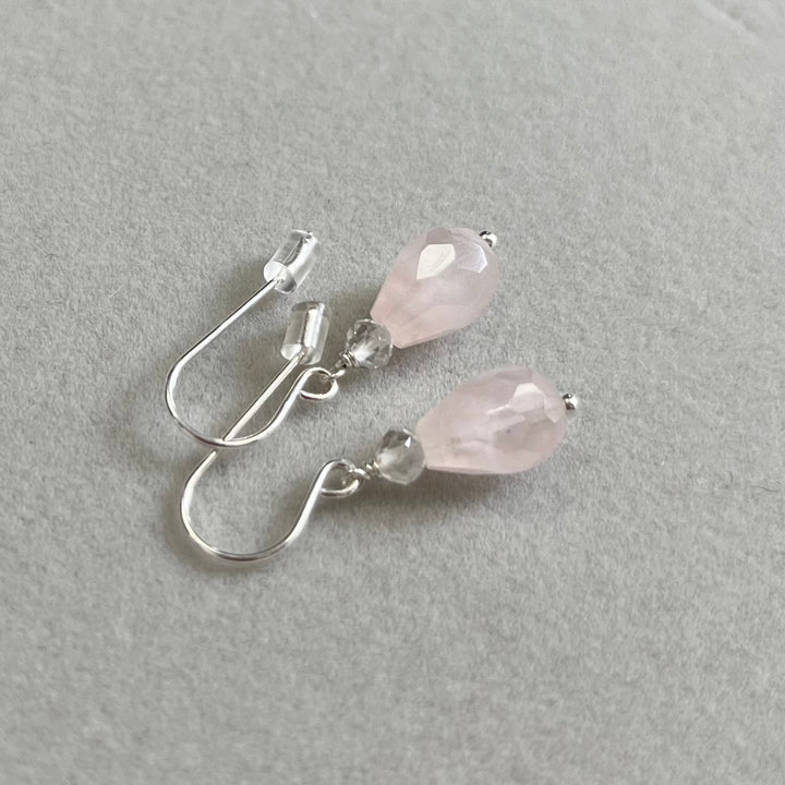 Earrings with rose quartz, in silver