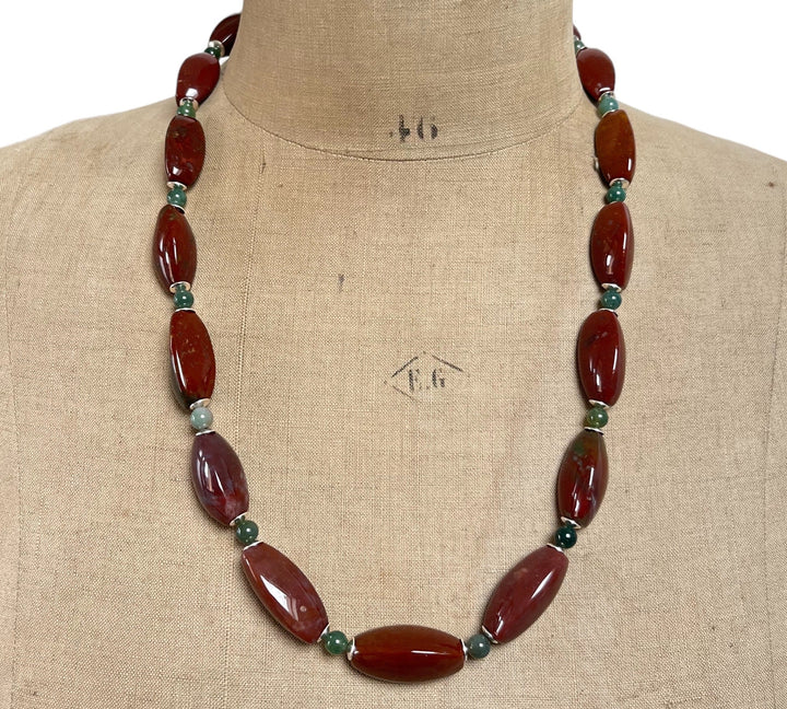 Collier sur fil câblé en pierres naturelles, agate, bijoux vintage modernisé,  argent, 64 cm