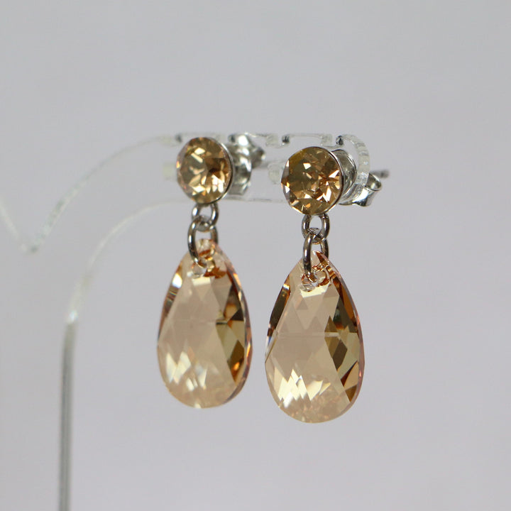 Boucles d'oreilles (crochets, dormeuse, puces ou à clips), cristaux Swarovski, argent rhodié, collection LARME, doré clair
