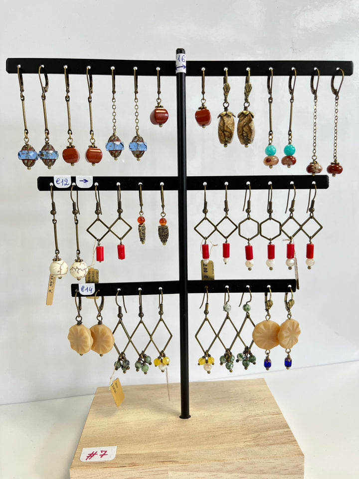 Ohrringe aus Messing mit Natursteinen, in Silber