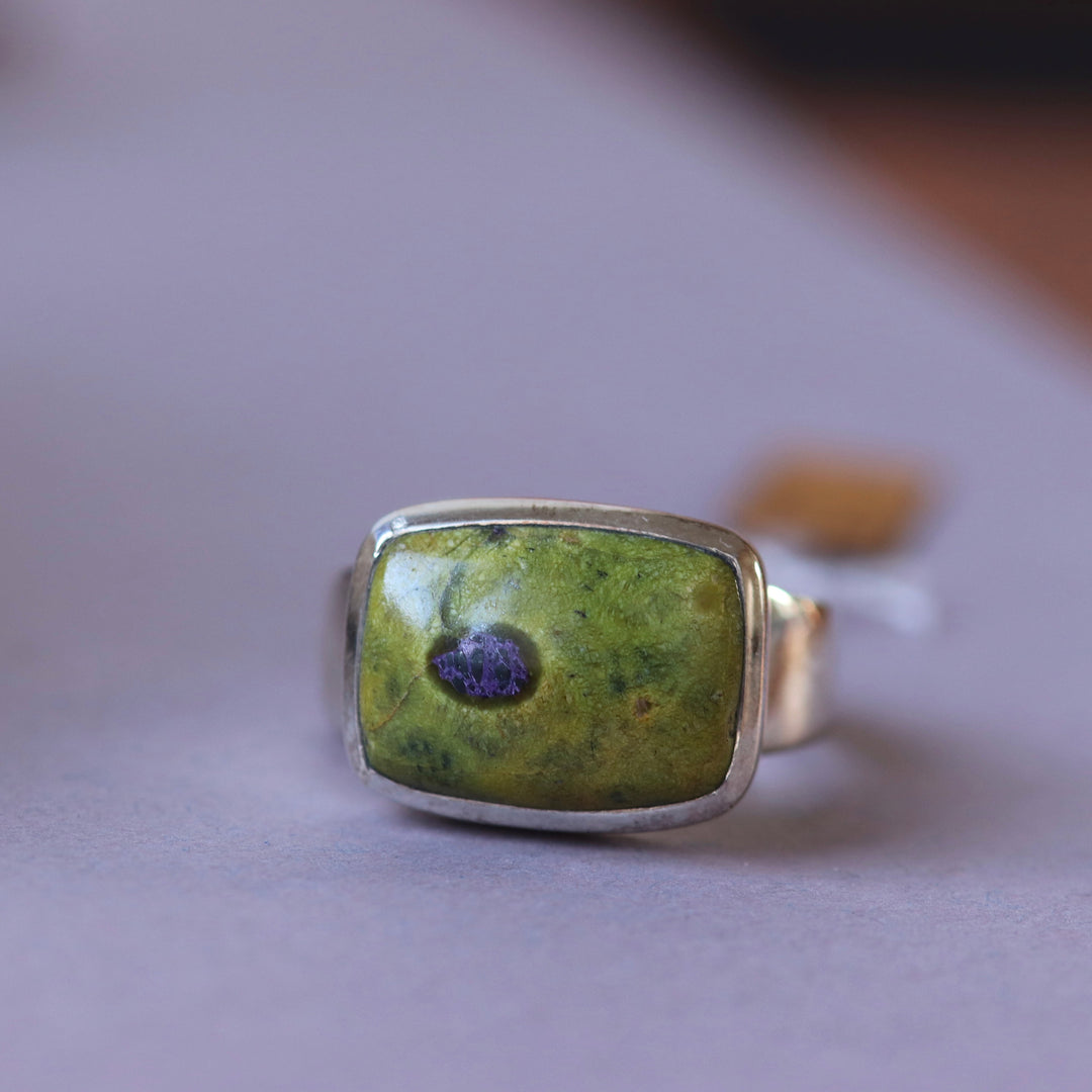 Silver ring with stichtite and serpentine - size 62 - BS071