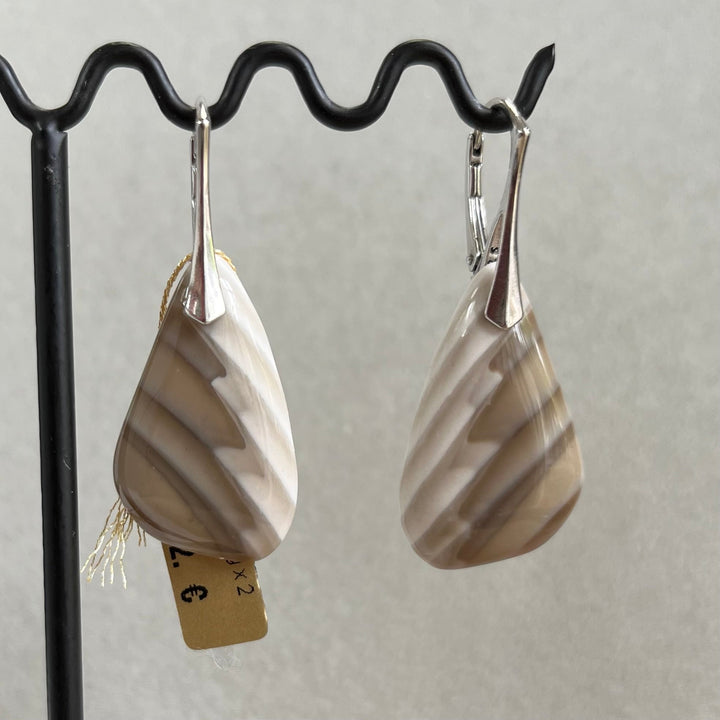 Earrings with flint, in silver