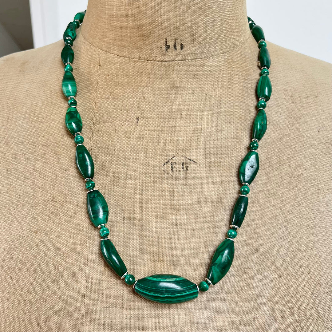 Necklace on a wired cord made of natural stones, malachite, modernized vintage jewelry, silver, 62 cm