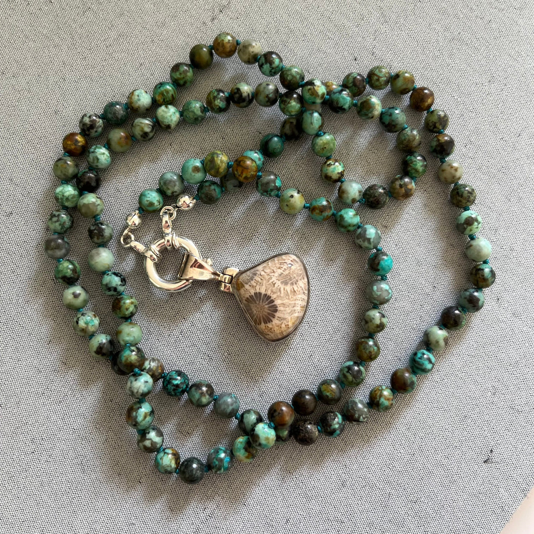 Mala necklace in jasper ("African turquoise") and pendant in fossilized coral