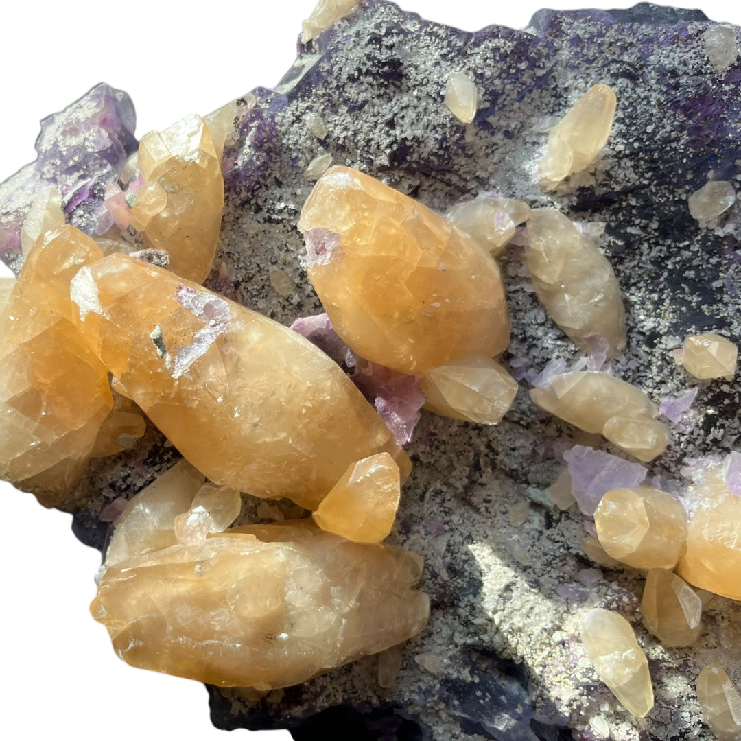 Zoned purple fluorite with calcite, Denton Mine, Illinois, USA, DB13
