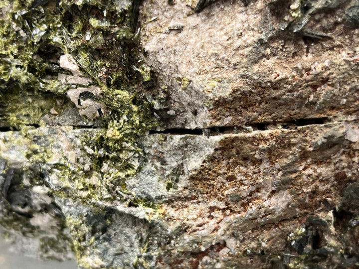 Epidote quartz Albite Alpes France DR81