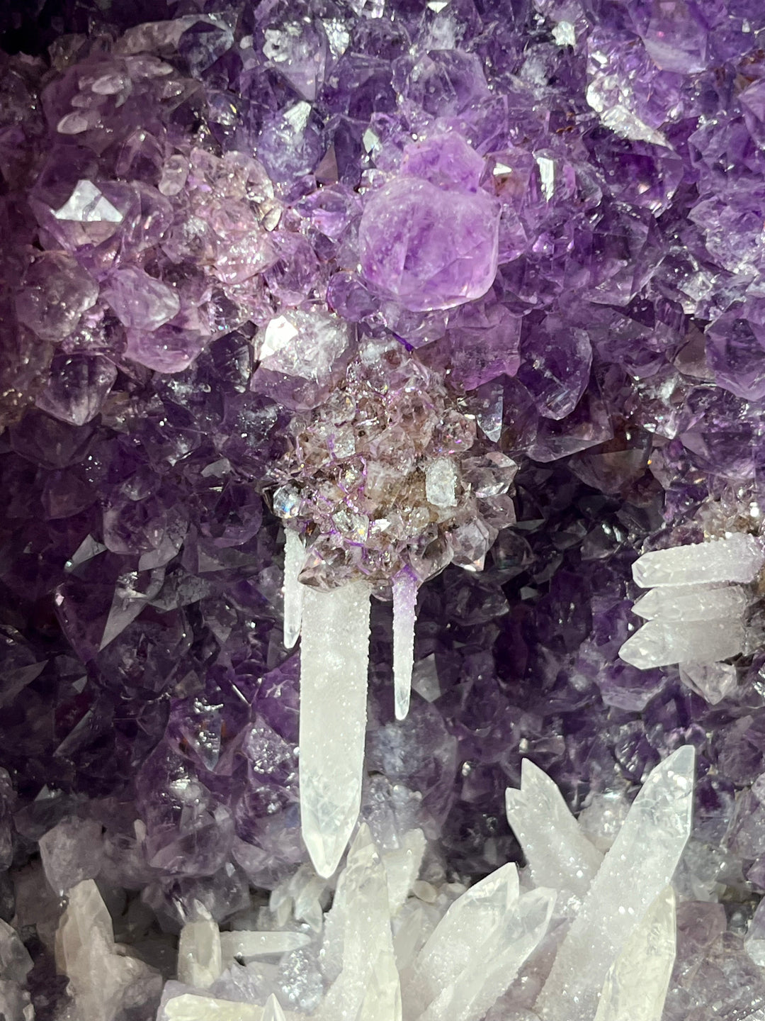 AAA-Amethyst-Calcit-Geode aus Brasilien, 18,7 kg, AMG6