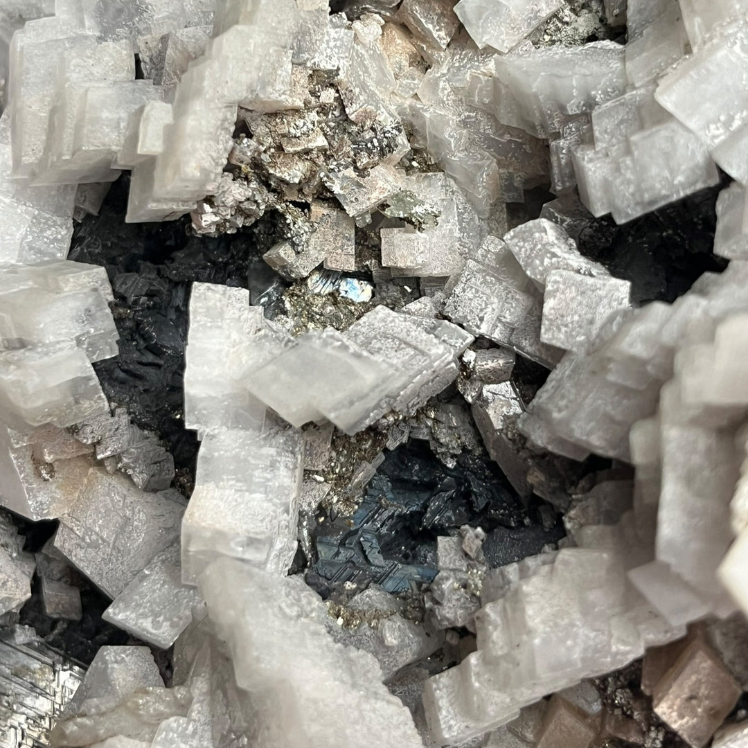 Calcite, quartz, pyrite on sphalerite Trepca Kosovo DB33