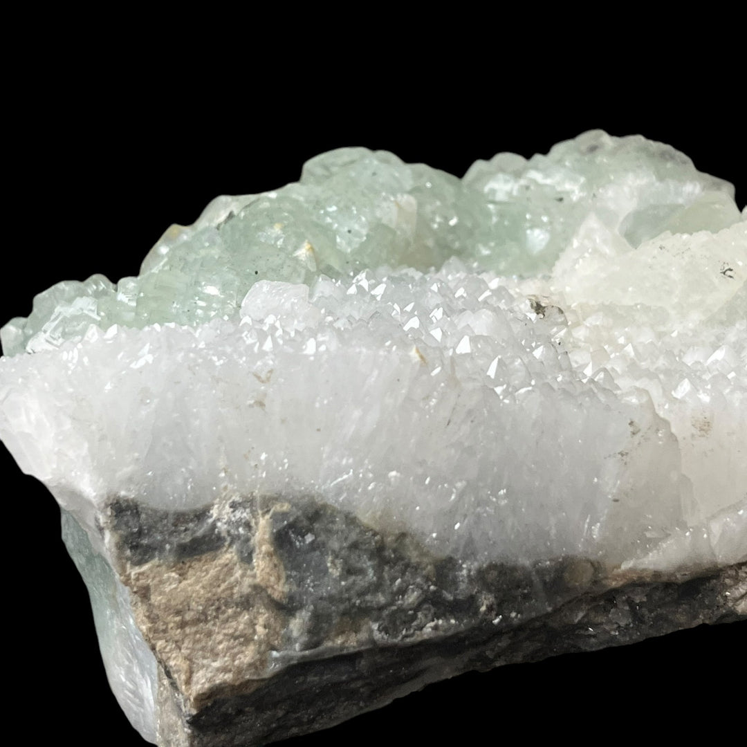 Green polysynthetic fluorite, quartz Fontsante Var France DR131