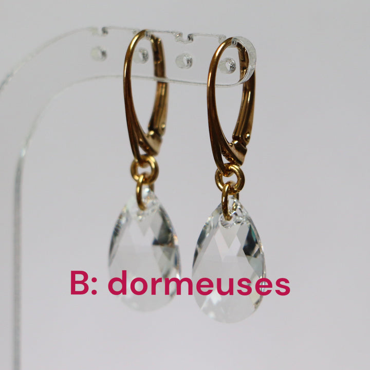 Boucles d'oreilles (crochets, dormeuse, puces ou à clips), cristaux Swarovski, argent doré, collection LARME, incolore