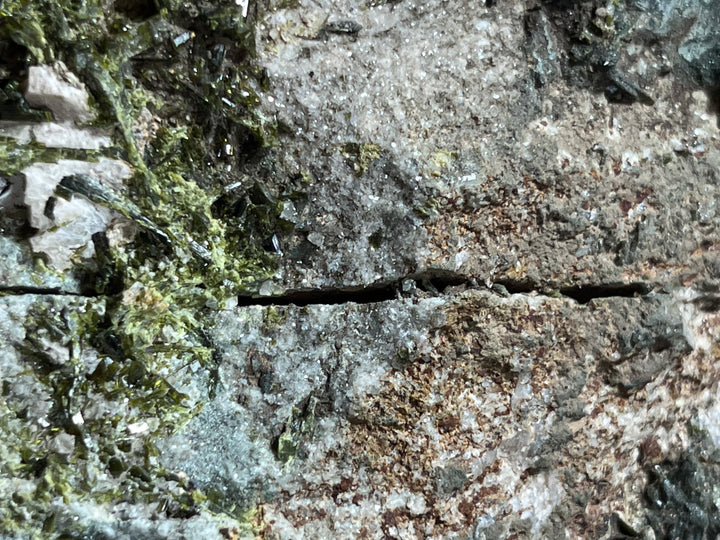 Epidote quartz calcite Belledonne Alpes France