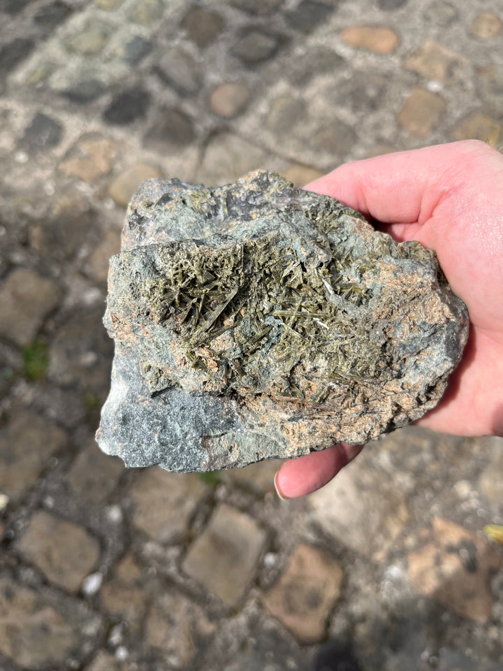 Epidote France Mont Canigou