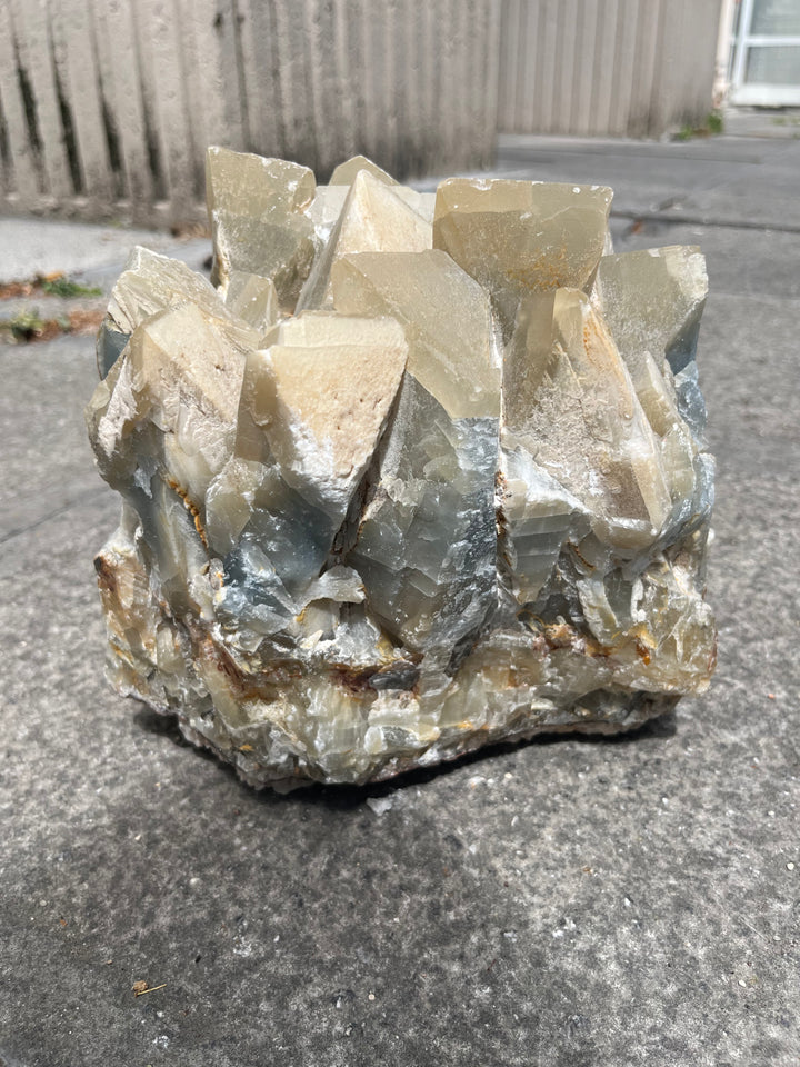 Baryte bleue sceptre de brun mine de Maine à Reclesne France