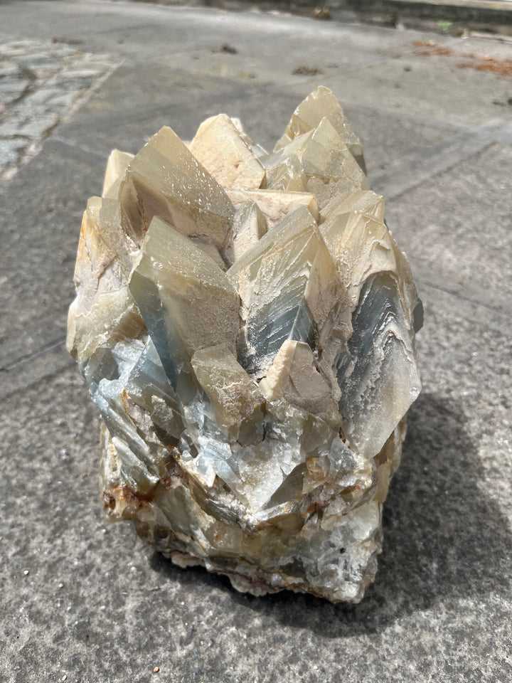 Baryte bleue sceptre de brun mine de Maine à Reclesne France