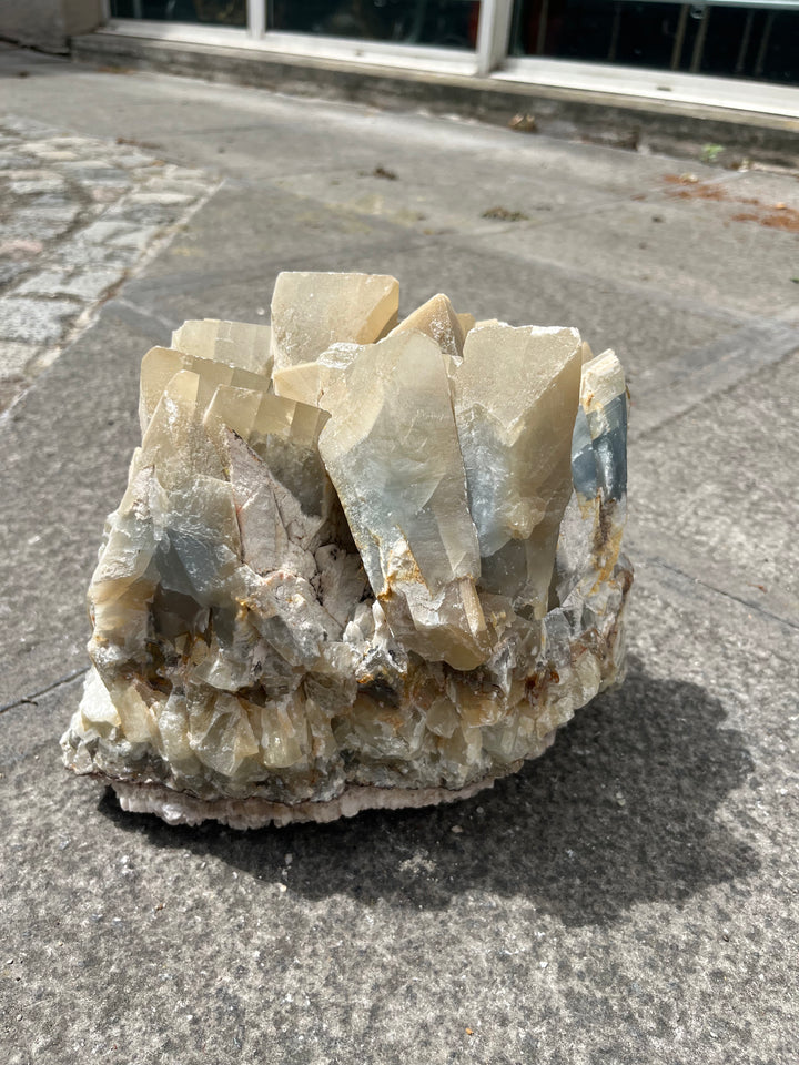 Baryte bleue sceptre de brun mine de Maine à Reclesne France