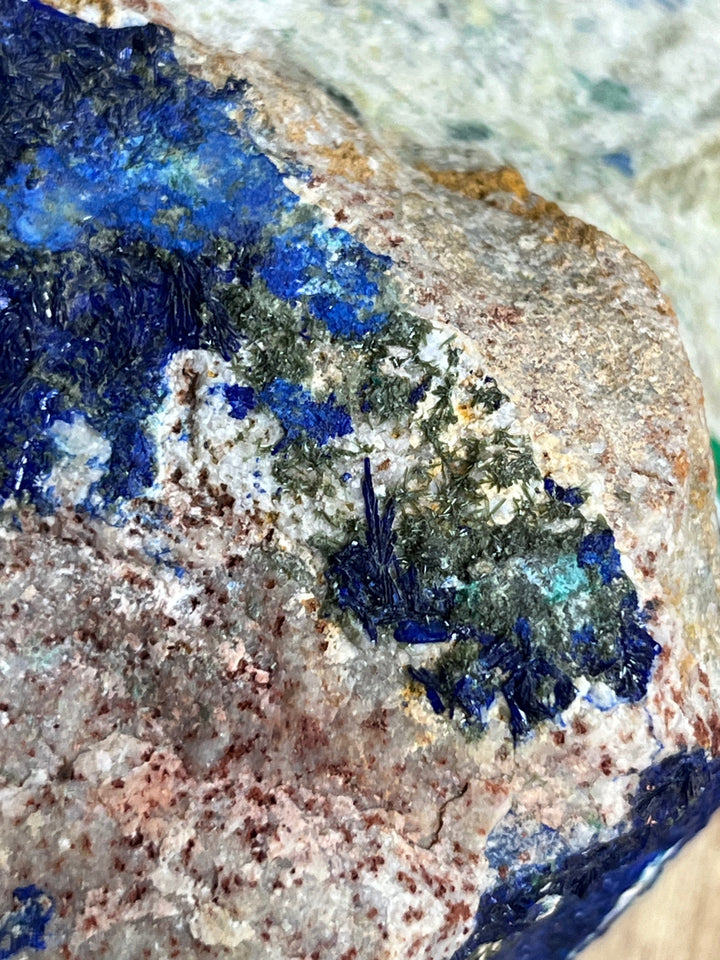 Azurit, Olivenit, Bayldonit, Lampadit, Cap Garonne, Frankreich, DB35