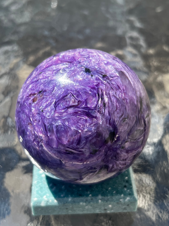 sphère de charoite de Sibérie qualité premium 6 cm