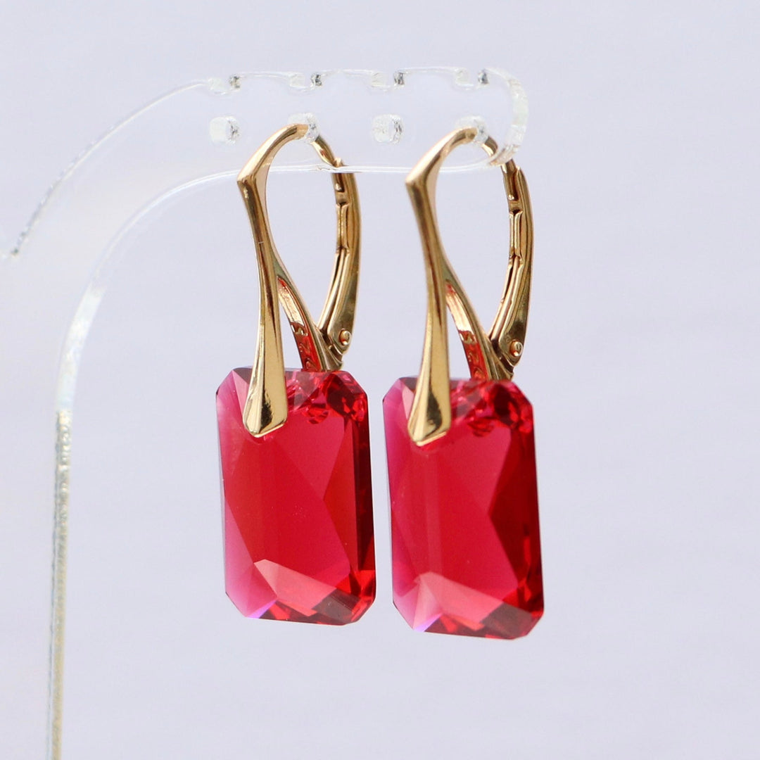 Boucles d'oreilles avec cristaux Swarovski, rouge framboise, argent doré, NOEMIE