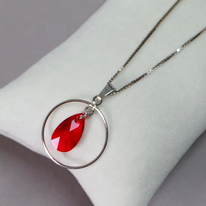 Pendentif, cristaux Swarovski, argent rhodié, rouge vive, LAC