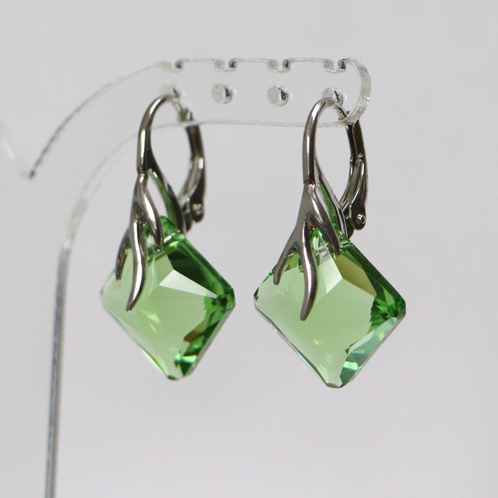 Boucles d'oreilles, cristaux Swarovski, argent rhodié, vert olive, AGATHE