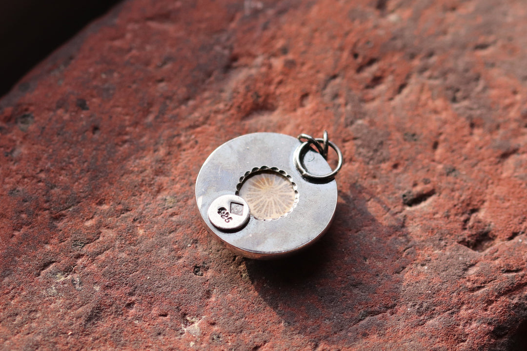 Silberanhänger mit fossiler Koralle SL-N022