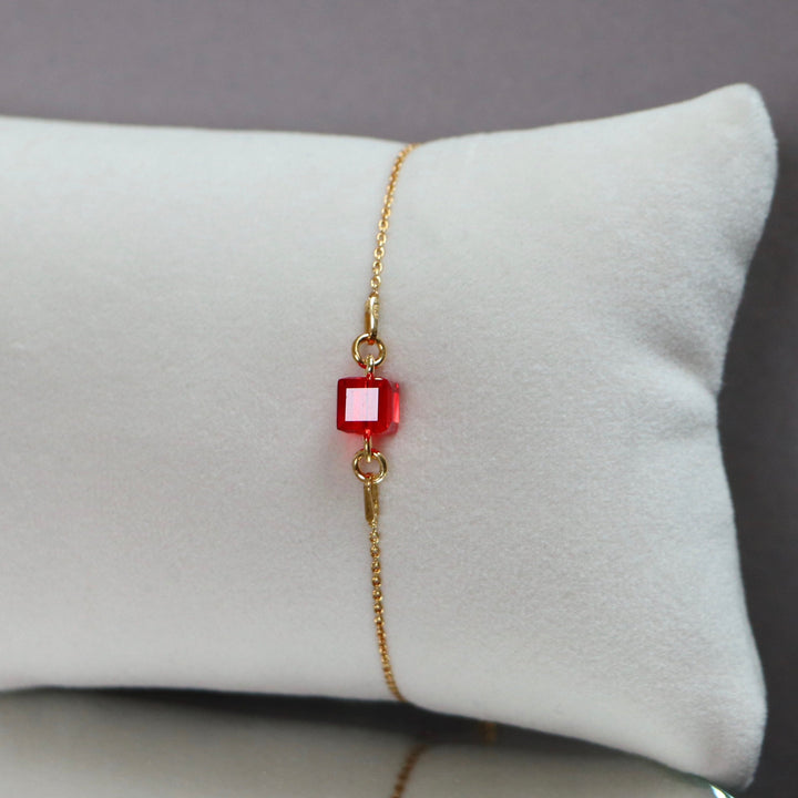 Bracelet  avec cristaux Swarovski, rouge vive, argent doré, CARRE