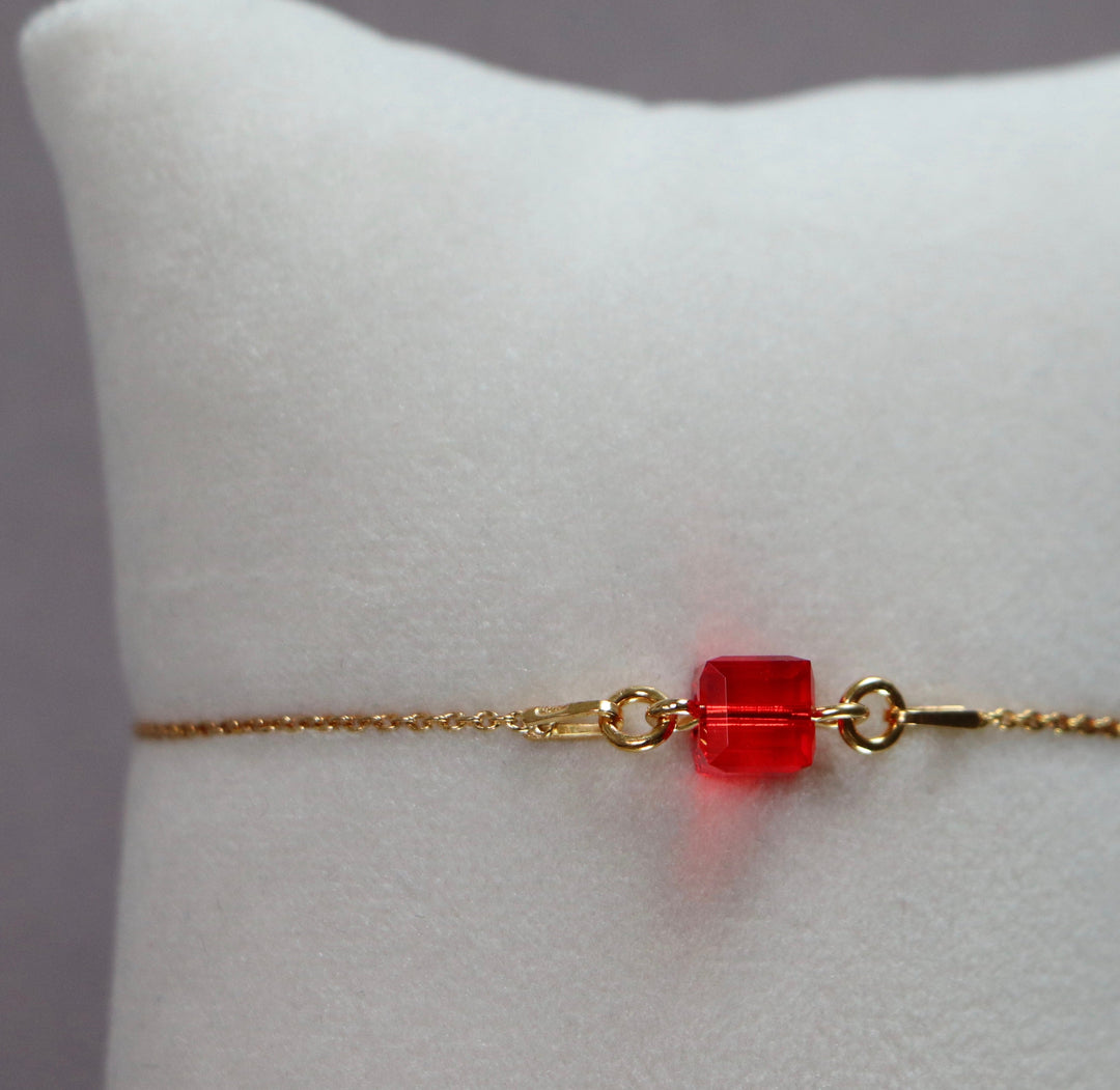 Bracelet  avec cristaux Swarovski, rouge vive, argent doré, CARRE