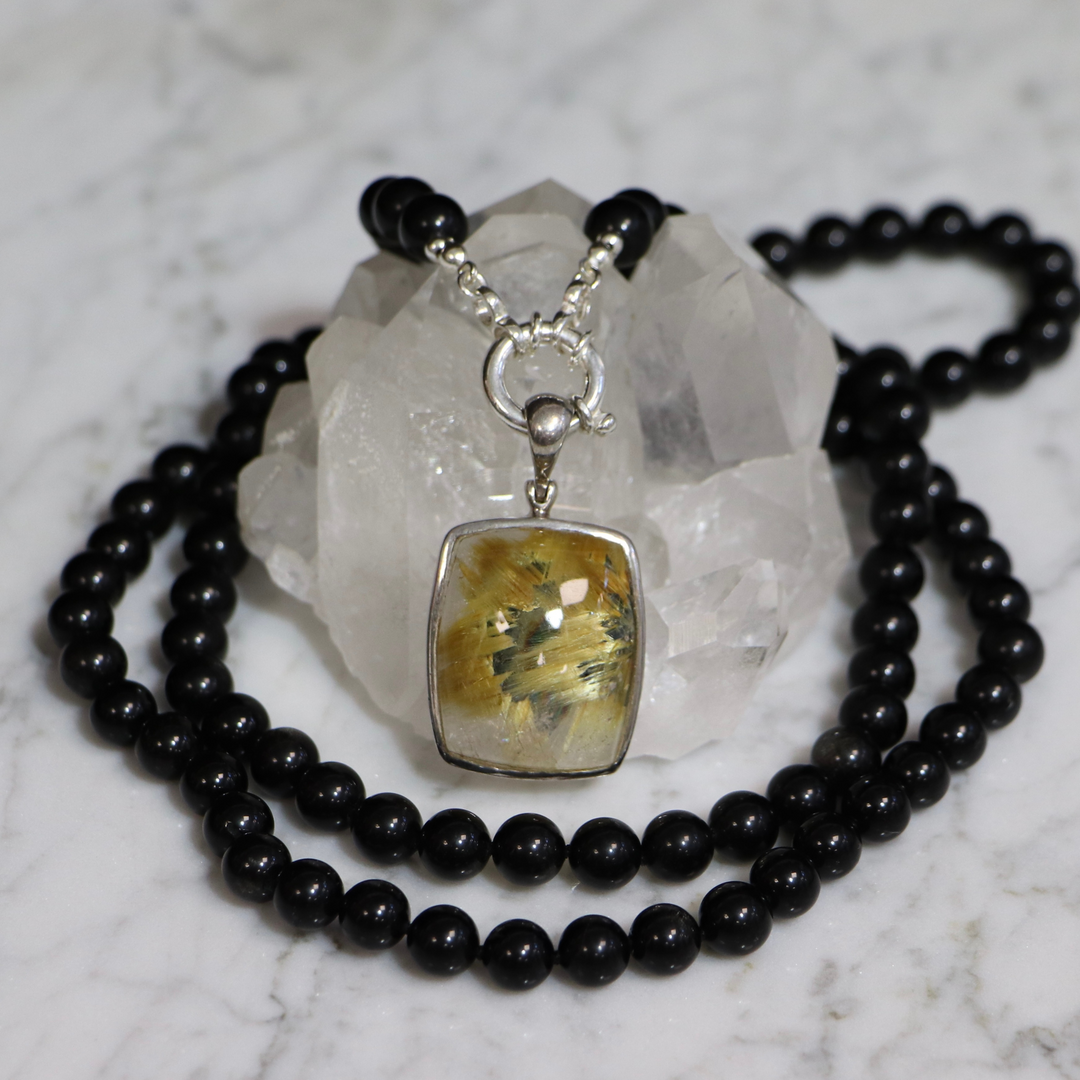 Mala-Kette aus Obsidian und Anhänger aus Rutilquarz