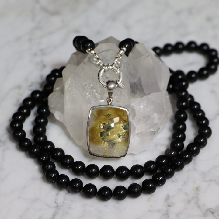 Mala-Kette aus Obsidian und Anhänger aus Rutilquarz