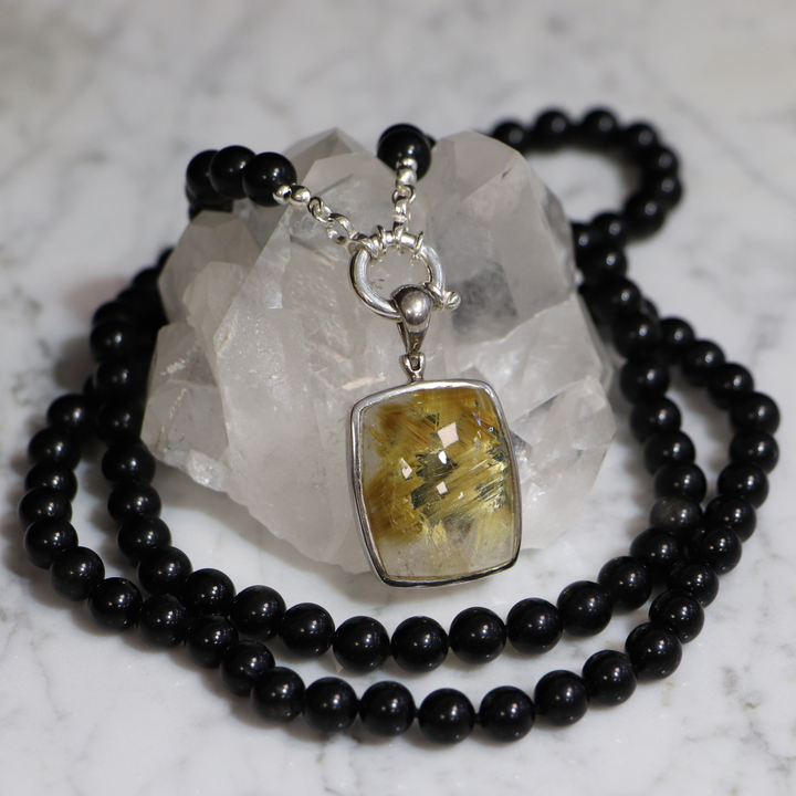 Mala-Kette aus Obsidian und Anhänger aus Rutilquarz