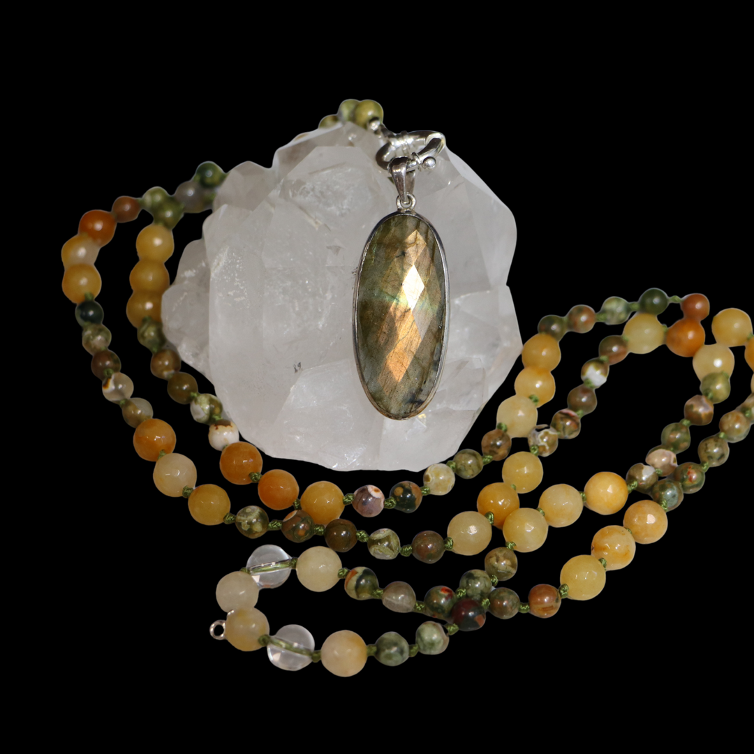 Collier MALA rhyolite, aventurine orange et Pendentif en labradorite dorée