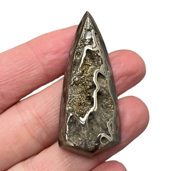 Ammonite pyritisée, AM_P047, taille cabochon, 50x20x9 mm; 16.6g;