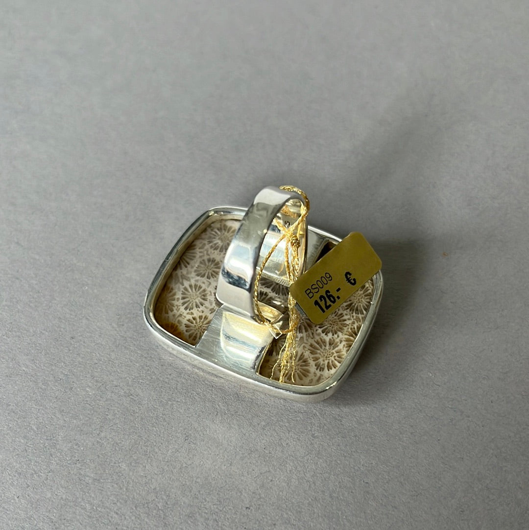 Silver ring with fossilized coral - size 60 - BS009