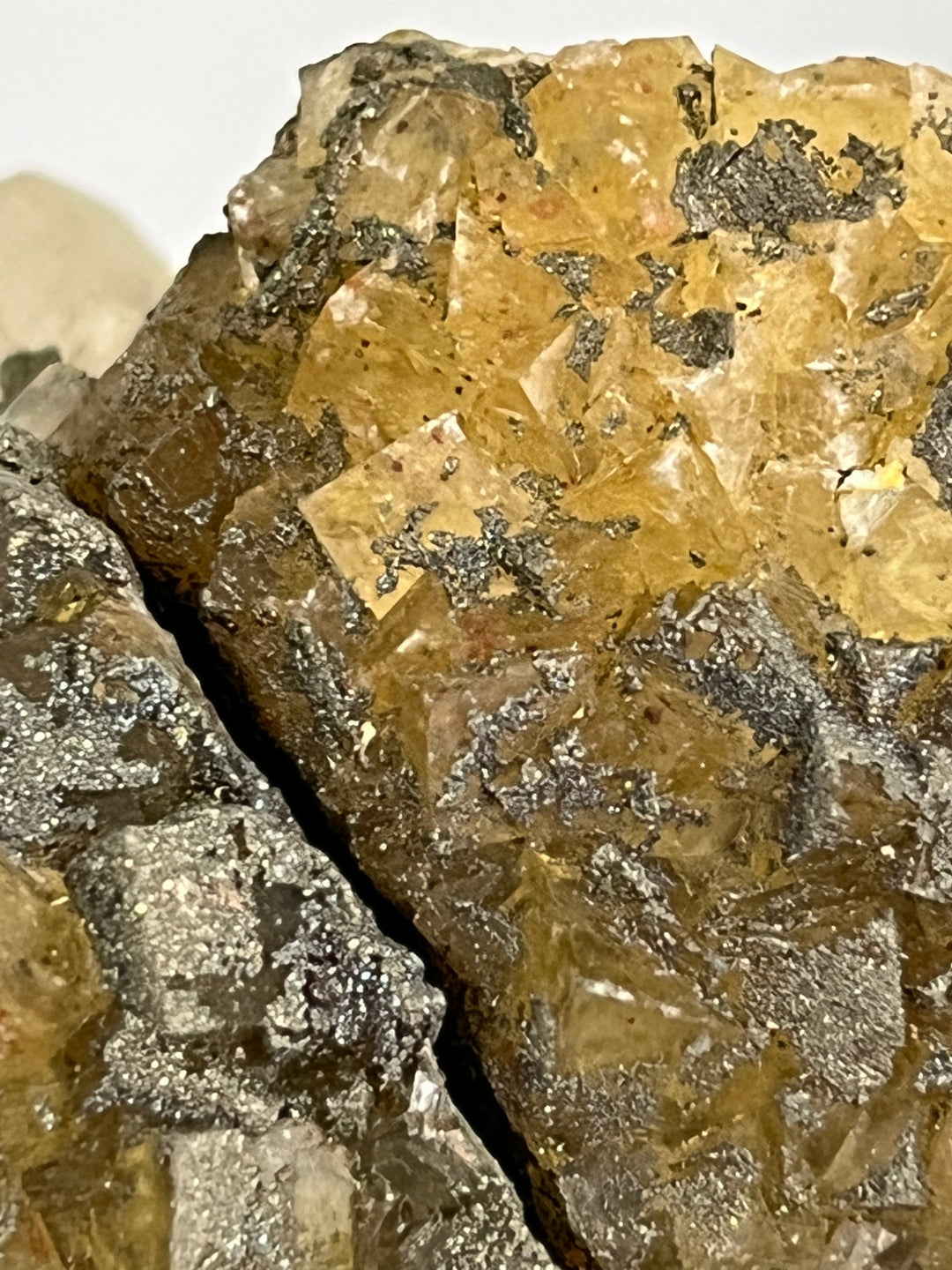 Fluorite, calcite, pyrite Moscona Espagne DR157